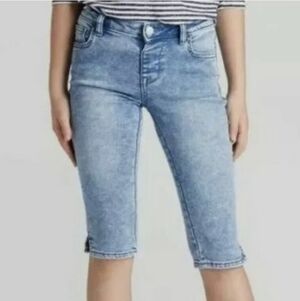 Ultimate Stretch Capris